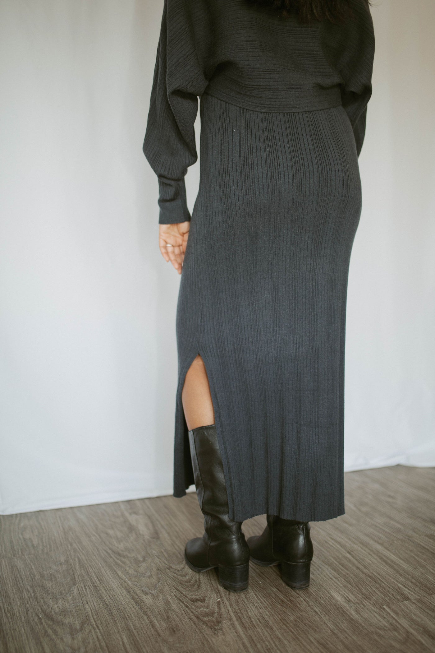 knit ribbed v-neck maxi dress