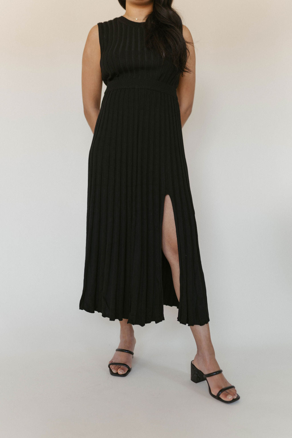 knit ribbed skirt with slit